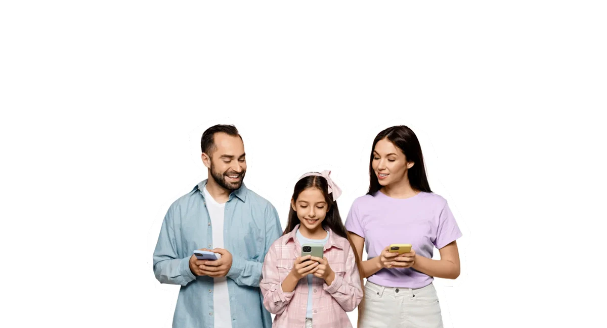 laechelnde familie mit smartphones